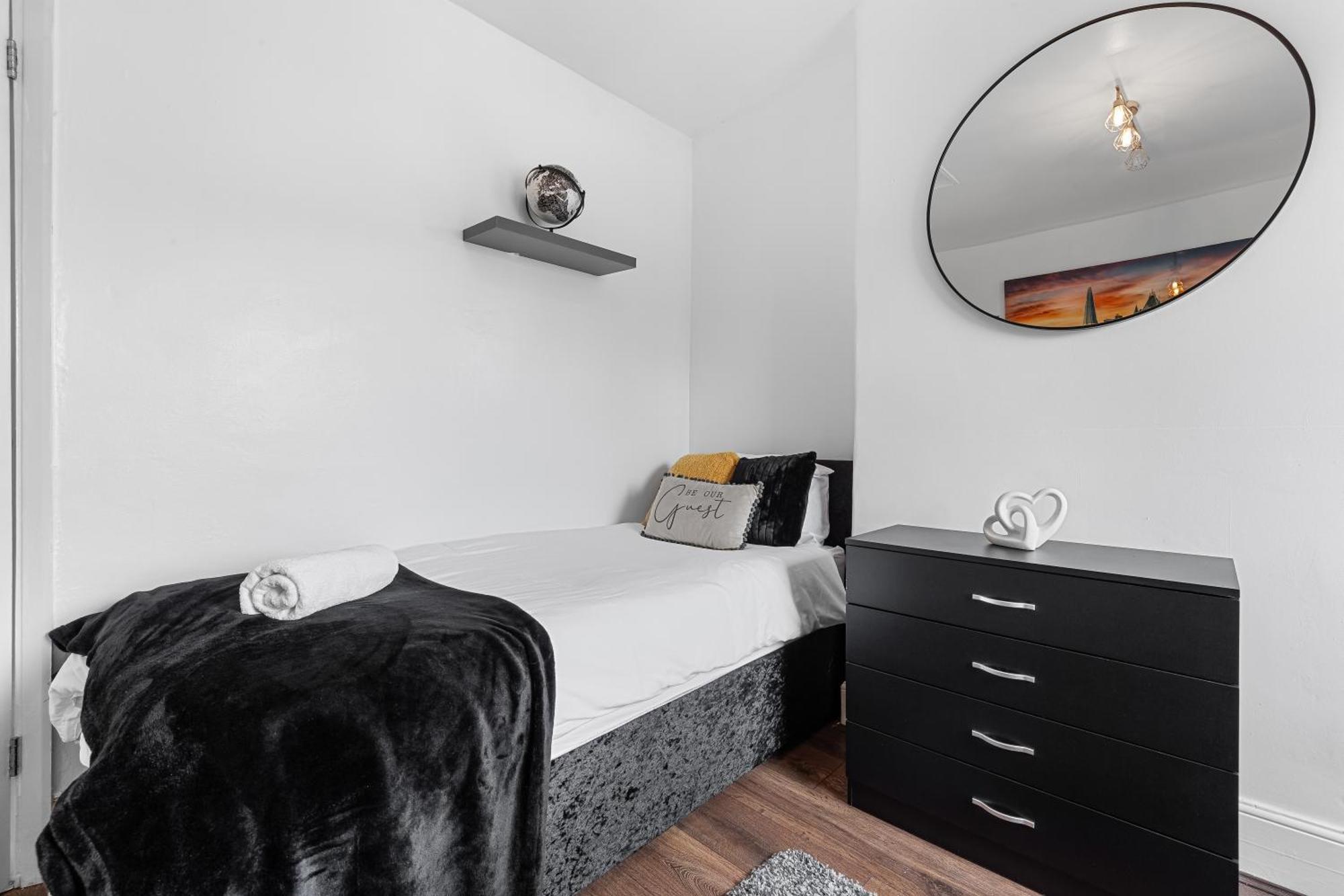 The Hogwarts Retreat - Cinema Room - Special May Offer - 25Th - 31St Watford  Exterior foto